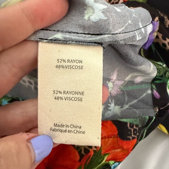 NWT L'Agence Ciara Robe Top Black Multi Botanical Snake Floral Black Size Medium - Picture 8 of 8